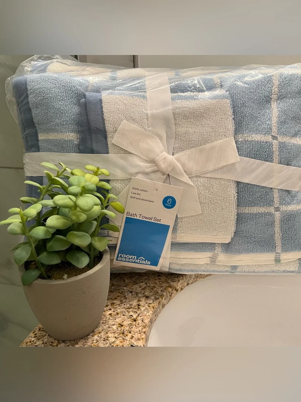 Room Essentials Super Soft 6 Piece Bath Towel Set Blue and White NWT